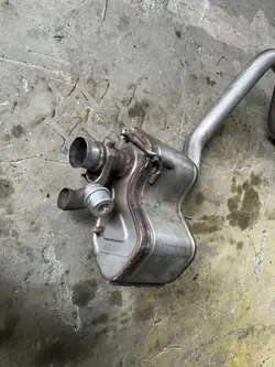 Maserati Levante 3.0 GT höger avgasljuddämpare OEM 670157999