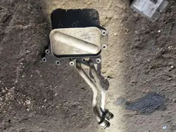 Öljysuodattimen kiinnitys OEM 6461800765 Mercedes-Benz