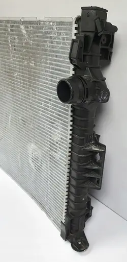 Radiateur d'eau Volvo V70 III 2.4 D 31368361