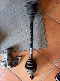 Höger Framdrevaxel 1.9 TDI VW Passat B5 FL