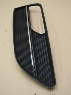 OEM 89A807682 Frontstoßstangengitter rechts mit PDC