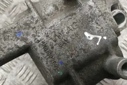 Moottorin tuki oikea VW TIGUAN 2.0L Diesel 2010 OEM 5N0199262E