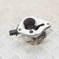 Imupumppu Dacia Duster 1.5L 2013 OEM 8201005306