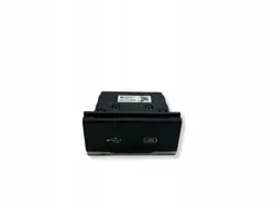 Enchufe USB Jeep Cherokee OEM 68271567AB - Usado