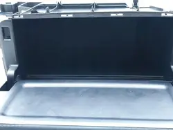 Keskikonsoli käsinoja Toyota Prius 2017 OEM 5891347040