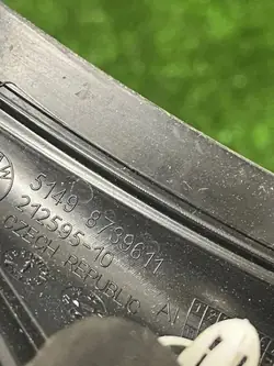 Cobertura farol traseiro direito BMW 8739611 - Usado