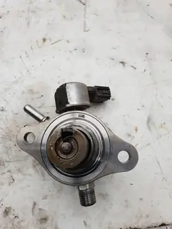 Bomba de combustible de alta presión Toyota Prius 2310125040