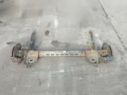 Viga de eje trasero OEM 8200267979 Renault Trafic II