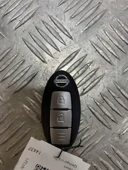 Llave o tarjeta Nissan Qashqai OEM FBZ14437