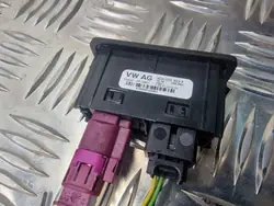 USB-Steckdose OEM 5G0035222F für VW Passat B8