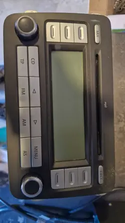 Radio RCD 300 con código para VW Golf V, Touran I, Passat B6