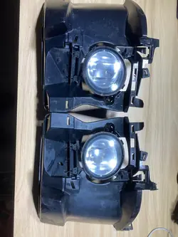 Suporte de Farol BMW F30 F31 LCI 2013-2019 Direito