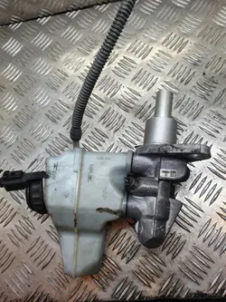 Bromscylinder OEM 03355890101 för Skoda Yeti 2011