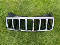 JEEP GRAND CHEROKEE WK Grill 5JF94TRMAE