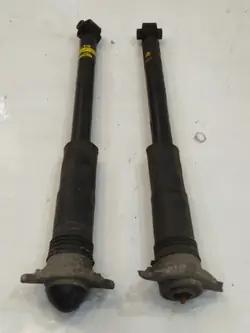 OEM 376195SP Takaiskujenvaimentimet VW Passat B8:lle