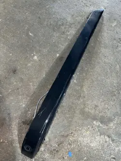 OEM 8125411 BMW 7 E38 Bakre Stötfångarstrimma Vänster