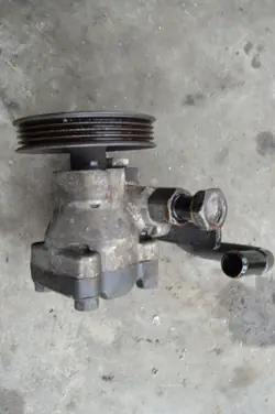 Hyundai Getz 02-05 1.3 82HV Ohjaustehostinpumppu YST-28
