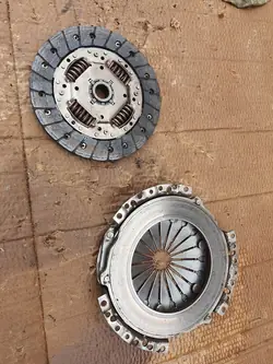 Disque d'embrayage et plateau de pression Sachs OEM