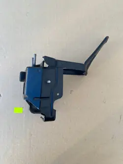 Support de réservoir d'huile OEM 6765403 pour BMW E81/E82/E90/E91/E92/E93