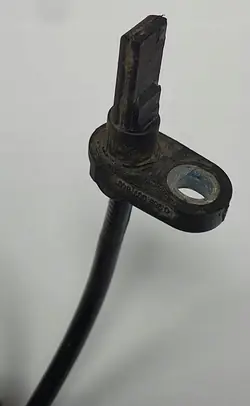 Sensor ABS Frontal Esquerdo Mercedes W245 A1695401117
