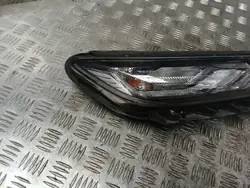 Hyundai Kona Oikea Etuvalo OEM 92208J90