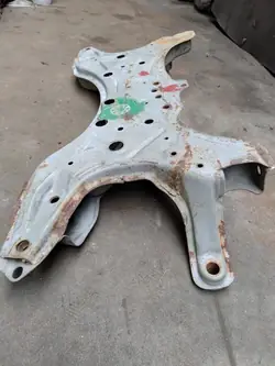 Vorderer Aufhängungsbalken OEM belka corolla e12