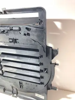 Audi Q5 8R Fläkt OEM 8K0121003Q - Begagnad