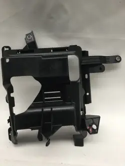 Motorsteuergerät-Halterung OEM 8W0907649A Vorne