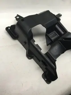 Motorstyrenhetsfäste OEM 8W0907649A Fram för Audi A5
