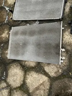 Begagnad AC-kondensor OEM 2N0820411A för VW Crafter II