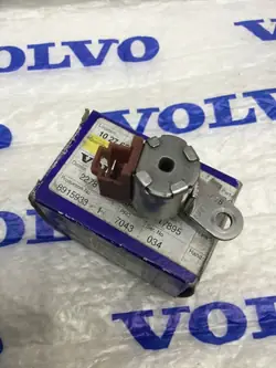 Válvula de mudança Volvo 8636201 automática - Usado
