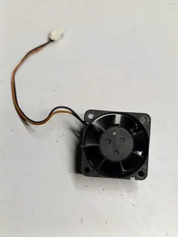 Puhallin & LED Land Rover OE AD0414UB-C70GP