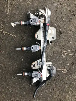 Dacia Einspritzschiene OEM 255923 - Gebraucht