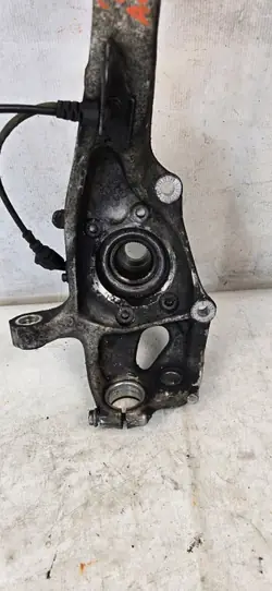 Höger framstyrknä OEM R8K0407258