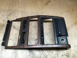 Keskustunnelin ilmanvaihtopaneeli OEM 55115409 Jeep