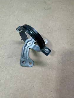 Suporte de bomba de água OEM A2438302600 Mercedes EQA