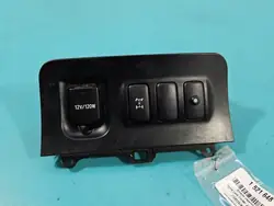 Prise allume-cigare OEM 58831-60020 Toyota Land Cruiser