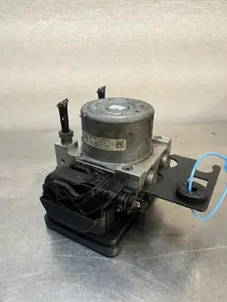 Pompe ABS OEM 476601418R pour Renault Trafic III