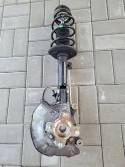 OEM LUOA1856908 McPherson droit pour Suzuki Swift VI