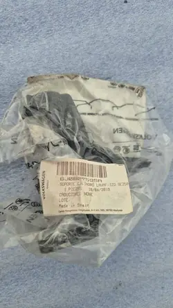 Soporte de limpiaparabris izquierdo SEAT Ibiza IV 6J0807595A