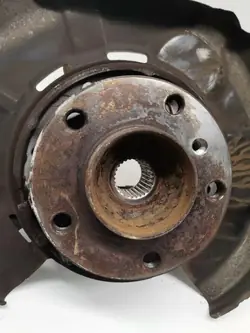Moyeux roue arrière droit BMW OEM 0002344670 - Occasion