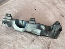 Renault OE 8200381902 Stötdämparefäste