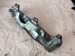 Renault OE 8200381902 Support d'aile