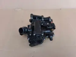 Termostaatin kotelo OEM 0631943 BMW F40 1.5 bensiini