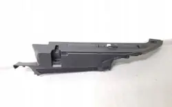 Skoda Superb B8 tavaratilan hyllyn/rullan kiinnike OEM 3V9867761A
