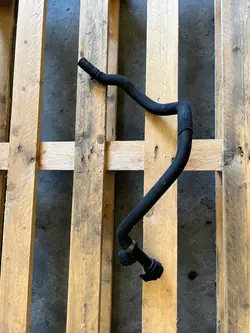 BMW Vesiputki Alkuperäinen OE 8678497