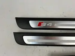 OEM 8K0853374 Guarnição do limiar dianteiro direito