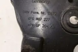 Fram vänster skärm fäste AUDI A6 4F0807227