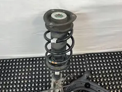 Vasen jousitusvarsi OEM 5QF413031BF Audi Q3 II