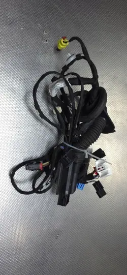 Passe-fil Audi Q3 F3 Porte OEM 83A971030PS
